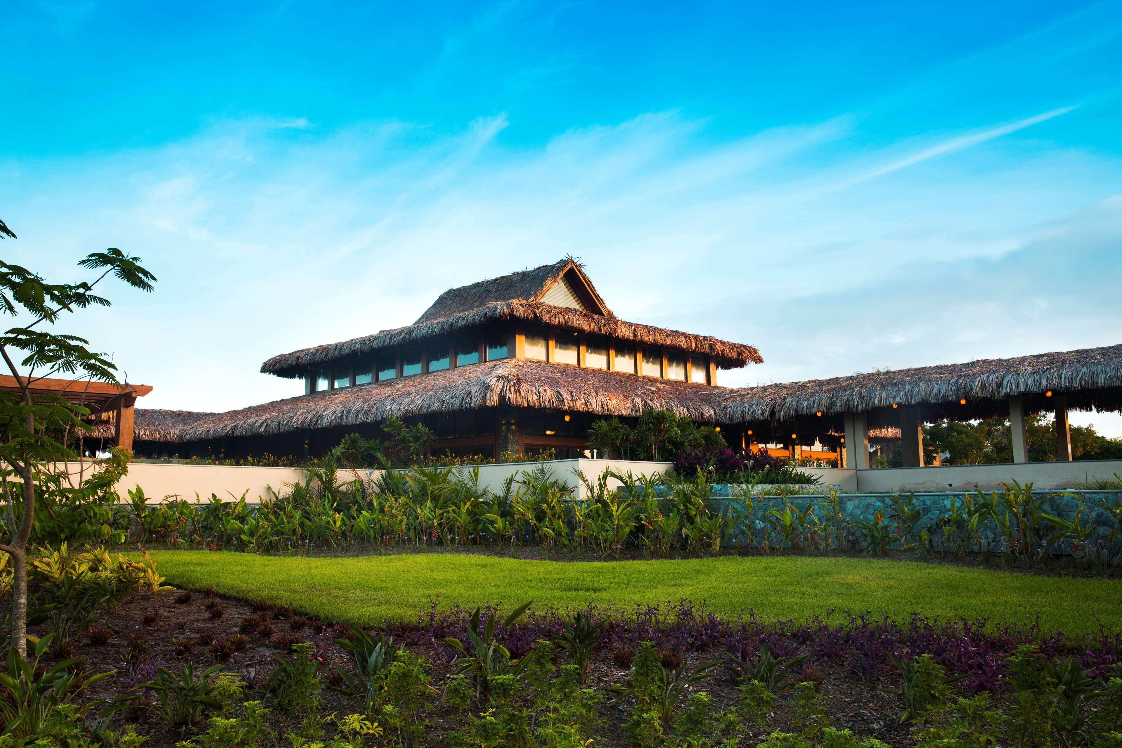 Indura Beach & Golf Resort Curio Collection By Hilton Тела Екстериор снимка