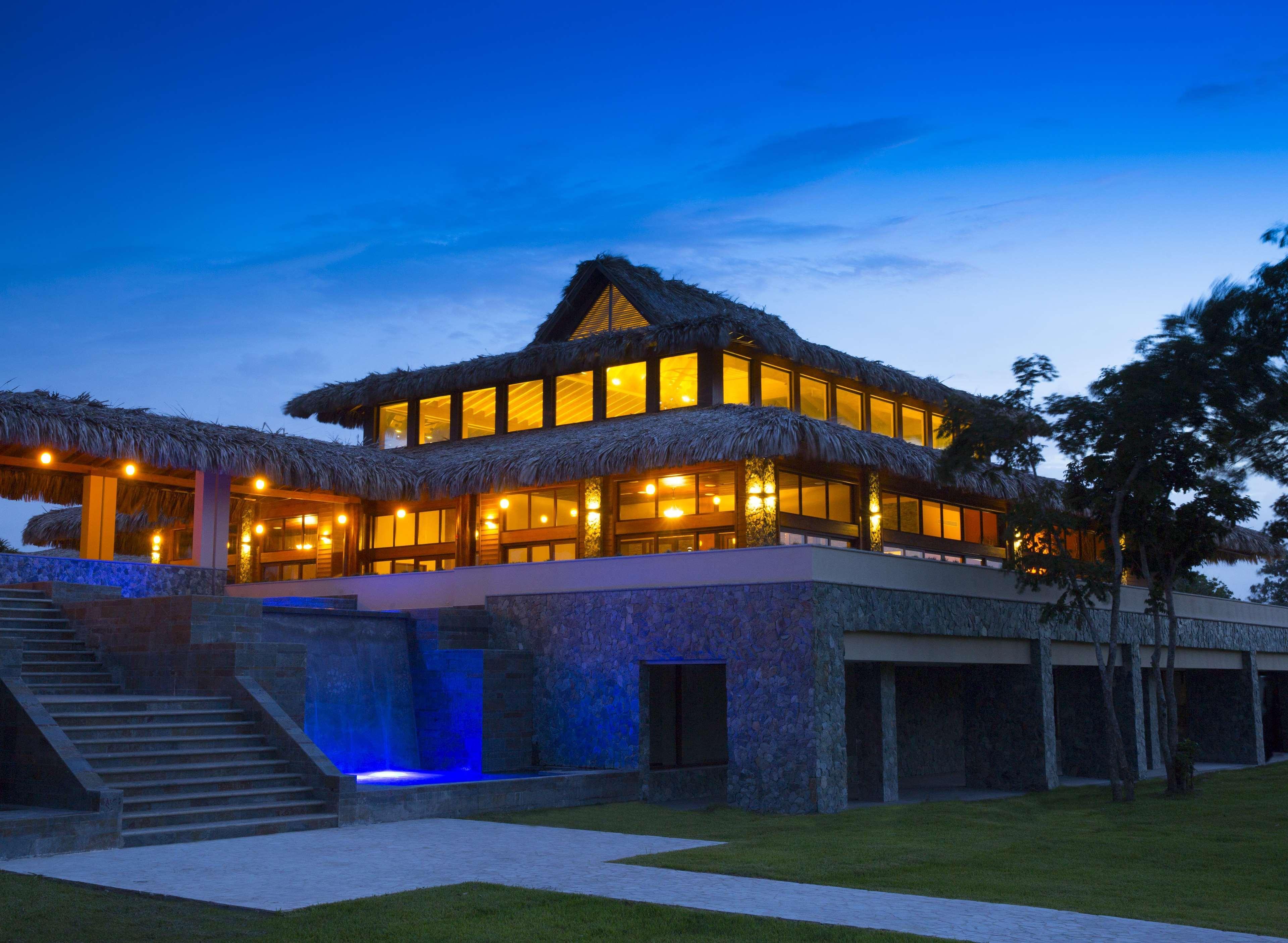 Indura Beach & Golf Resort Curio Collection By Hilton Тела Екстериор снимка