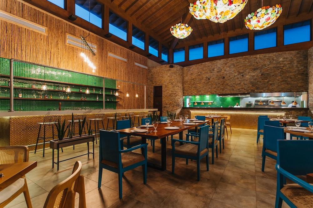 Indura Beach & Golf Resort Curio Collection By Hilton Тела Екстериор снимка